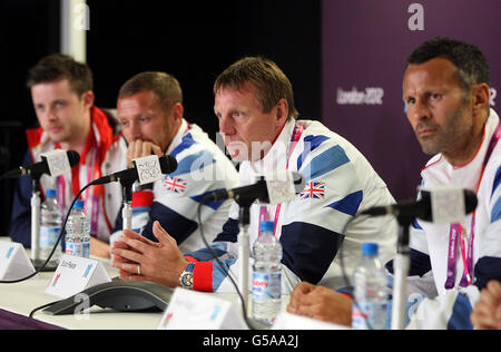 Olympische Spiele - Olympische Spiele 2012 in London - Großbritannien Pressekonferenz des Fußballs der Männer - Olympic Park. Der britische Trainer Stuart Pearce während einer Pressekonferenz im Olympic Park in London. Stockfoto