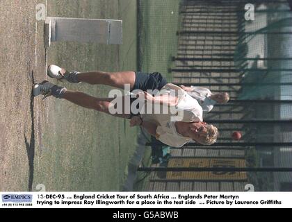 13-DEZ-95 ... England Cricket Tour durch Südafrika ... Englands Peter Martyn versucht, Ray Illingworth für einen Platz in der Testseite zu beeindrucken ... Bild von Laurence Griffiths Stockfoto