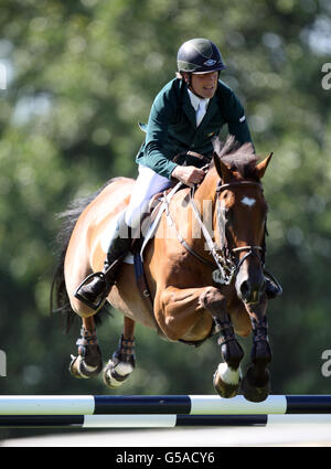 Pferdesport - 2012 Longines Royal International Horse Show - Tag 6 - die alle England Kurs - Hickstead springen Stockfoto