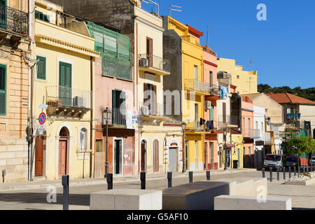 Farbenfrohe Gebäude in Via Giardino in Ragusa Ibla, Sizilien, Italien Stockfoto