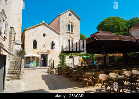 Restaurantterrasse, vor St. John's-Kirche, Starigrad, alte Stadt, Budva, Montenegro, Europa Stockfoto