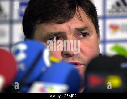 Spaniens Trainer Jose Antonio Camacho während einer Pressekonferenz in Birmingham, vor dem internationalen Freundschaftsspiel gegen England in Villa Park. Stockfoto