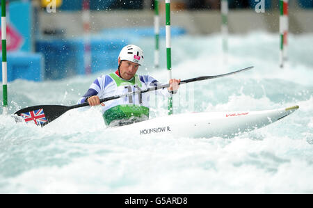 Richard Hounslow von Großbritannien während der Kajak-Einzelslalom-Vorläufe im Lee Valley White Water Centre am zweiten Tag der Olympischen Spiele 2012 in London. Stockfoto