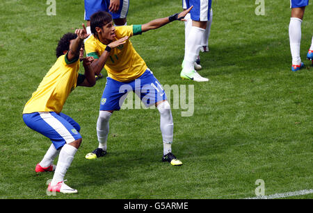 Brasiliens Neymar feiert sein Tor gegen Weißrussland während des Spiels der Gruppe C in Brasilien gegen Weißrussland in Old Trafford, Manchester. Stockfoto