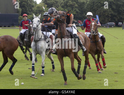 5. Zugang Bank Chukka Polo Tag Stockfoto