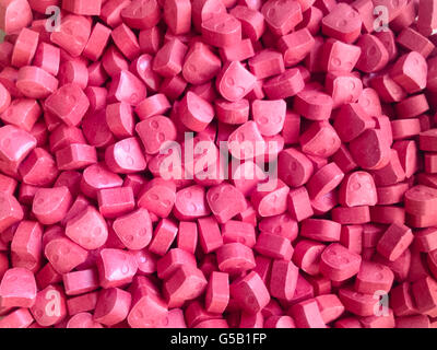 'Pink Ghost' Ecstasy-Pillen mit rund 170mg MDMA (3,4-Methylendioxy-N-Methylamphetamin) gedrückt in Brasilien ca. Juni 2016. Stockfoto