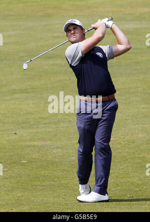 Englands Matthew Baldwin auf dem 2. Fairway am vierten Tag der Open Championship 2012 im Royal Lytham & St. Annes Golf Club, Lytham & St. Annes. Stockfoto