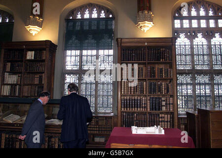 Prinz Charles besucht Parker Bibliothek Stockfoto