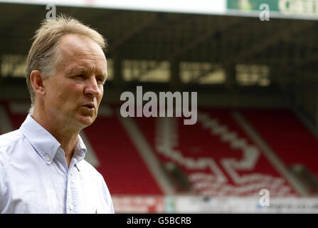 Der neue Nottingham Forest Manager Sean O'Driscoll wird den Medien während der Pressekonferenz auf dem City Ground, Nottingham, vorgestellt. Stockfoto