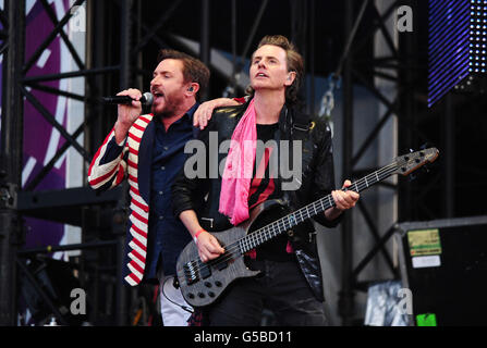 DURAN Duran treten beim BT London Live Konzert auf, das mit der Eröffnung der Olympischen Spiele zusammenfällt, im Hyde Park, London. Stockfoto