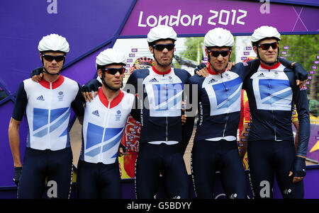 Großbritanniens (von links nach rechts) Chris Froome, Mark Cavendish, David Millar, Bradley Wiggins und Ian Stannard vor dem Straßenrennen der Männer Stockfoto