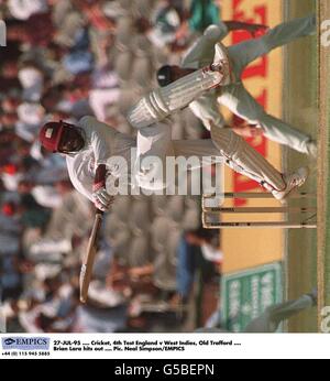 27-JUL-95, Cricket, 4. Test England gegen West Indies, Old Trafford, Brian Lara trifft heraus Stockfoto