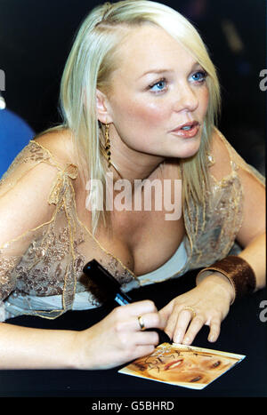 Spice Girl Emma Bunton macht einen persönlichen Auftritt bei HMV, Oxford Circus in London, um ihr neues Album A Girl Like Me zu promoten Stockfoto