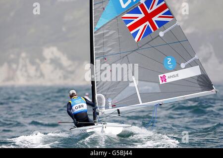 Der britische Ben Ainslie beim Rennen 7 der Herren-finn-Klasse in Weymouth und Portland. Stockfoto