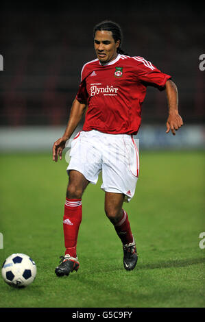 Fußball - Pre Season freundlich - Wrexham gegen Coventry City - The Racecourse Ground Stockfoto