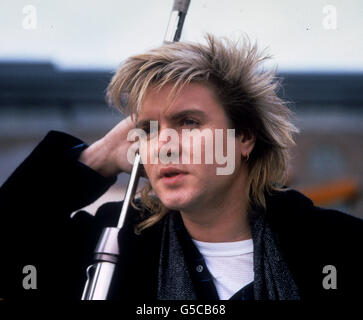 Sänger Simon Le Bon, von der Popband Duran Duran, am St. Katherine's Dock, London, wo er ankündigte, dass er das Whitbread-Rennen um die Welt versuchen werde. Stockfoto