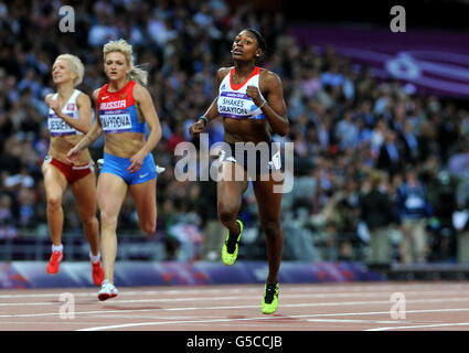 Die britische Perri Shakes-Drayton im Halbfinale der 400-m-Hürden der Frauen im Olympiastadion am zehnten Tag der Olympischen Spiele in London 2012. Stockfoto