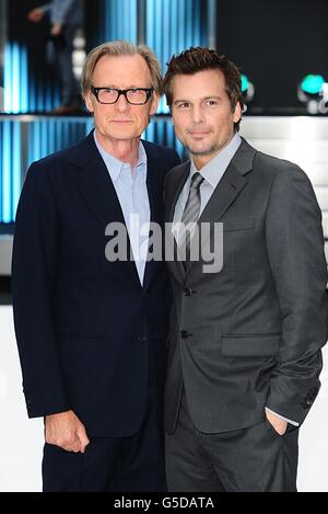 Bill Nighy und Len Wiseman kommen zur britischen Premiere von Total Recall im Vue West End in London. DRÜCKEN Sie VERBANDSFOTO. Bilddatum: Donnerstag, 16. August 2012. Bildnachweis sollte lauten: Rick Findler/PA Wire Stockfoto