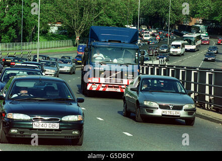 London-Hammersmith Flyover Schließung Stockfoto