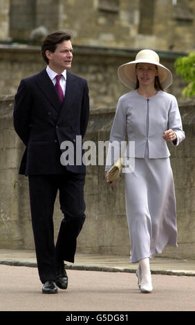 Lady Sarah Chatto und ihr Mann Daniel Chatto kommen zur St. George's Chapel in den Bezirken von Windsor Castle für einen Dankgottesdienst. Fünfzig Royals waren in Windsor, um den 80. Geburtstag des Herzogs von Edinburgh zu feiern. * Familie und enge Freunde waren später Gäste bei einem Geburtstagsessen. Stockfoto