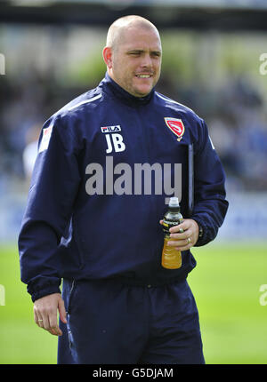 Fußball - npower Football League Two - Bristol Rovers gegen Morecambe - Memorial Stadium. Morecombe-Manager Jim Bentley beim Spiel npower Football League Two im Memorial Stadium, Bristol. Stockfoto