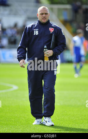 Fußball - npower Football League Two - Bristol Rovers gegen Morecambe - Memorial Stadium. Morecombe-Manager Jim Bentley beim Spiel npower Football League Two im Memorial Stadium, Bristol. Stockfoto