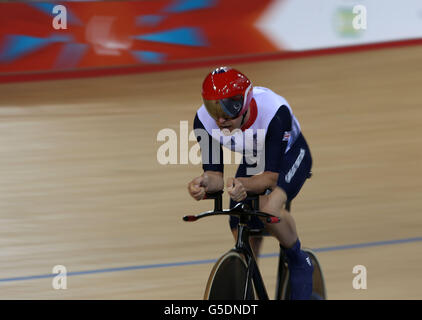 Der Brite Mark Lee Colbourne beim Männer-Einzelzeitfahren C1-2-3 1km auf dem Velodrome im Olympic Park, London. Stockfoto