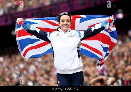 Paralympische Spiele In London - Tag 4. Die britische Stef Reid feiert ihre Silbermedaille beim Women's Long Jump T42/44 im Olympiastadion in London. Stockfoto