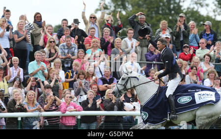 Reiten - 2012 Land Rover Burghley Horse Trials - Tag Vier - Burghley Park. Andrew Nicholson gewinnt die Burghley Horse Trials im Burghley Park, Stamford. Stockfoto