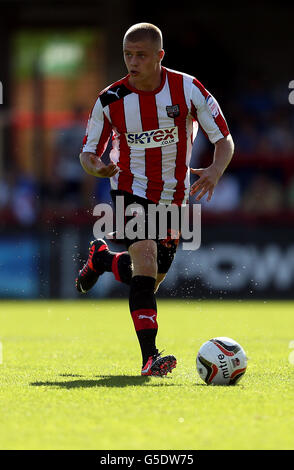 Fußball - npower Football League One - Brentford / Colchester United - Griffin Park. Brentfords Jake Bidwell in Aktion Stockfoto