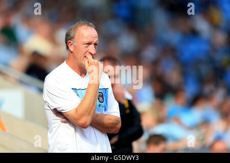 Soccer - npower Football League One - Coventry City / Stevenage - Ricoh Arena. Steve Ogrizovic, Torwarttrainer von Coventry City Stockfoto