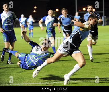 Rugby Union - RaboDirect PRO12 - Glasgow Warriors / Connacht - Scotstoun Stadium. Die Glasgow Warriors Peter Murchie punktet beim RaboDirect PRO12-Spiel im Scotstoun Stadium in Glasgow mit seinem zweiten Versuch. Stockfoto