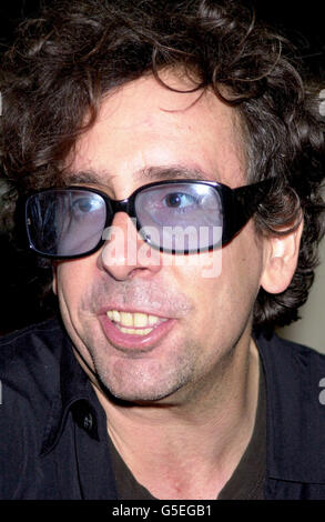 Regisseur Tim Burton kommt zur Premiere seines Films Planet of the Apes am Odeon Leicester Square in London. Stockfoto