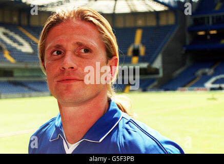 Chelsea Emmanuel Petit Unterzeichnung Stockfoto