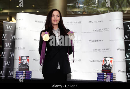 Victoria Pendleton beim Start ihrer Autobiographie, Between the Lines bei Waterstone's, Canary Wharf, London. Stockfoto