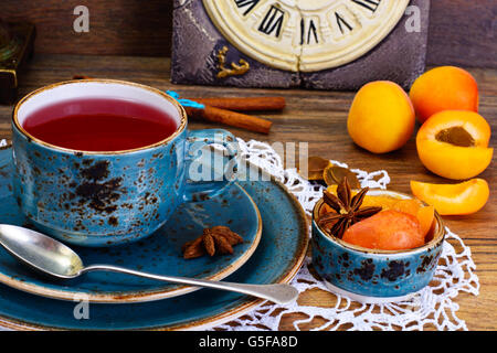 Hibiskus Tee C Marmelade aus Aprikosen Stockfoto