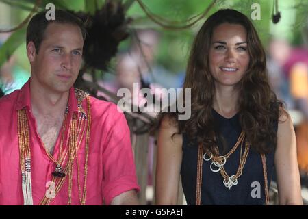 Der Herzog und die Herzogin von Cambridge besuchen Tavanipupu Island auf ihrer Diamond Jubilee Tour durch den Fernen Osten in Honiara, Guadalcanal Island. Stockfoto