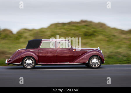 Royale Windsor Landaulette 1940 Bentley Typ en-route zur Southport schönen Victoria Park, in Merseyside, UK, für die woodvale Transportfahrzeug der Festival Klassiker. Jahrgang, sammelbaren Autos. Stockfoto