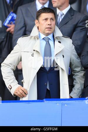 Fußball - Barclays Premier League - Everton gegen Southampton - Goodison Park. Der Vorsitzende von Southampton, Nicola Cortese, steht auf der Tribüne Stockfoto