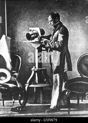 Bayard, Hippolyte, 20.1.1801 - 14.5.1887, französischer Beamter und Erfinder in voller Länge, im Atelier seines Fotografen, 1850, Stockfoto