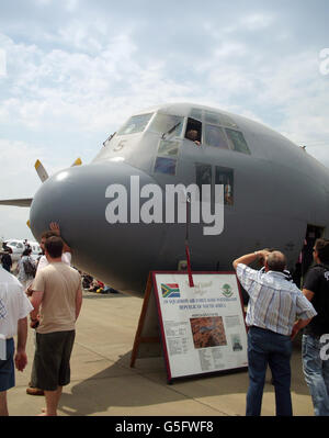 Hercules C130-BZ bei 2011 Air Force Base Waterkloof Airshow und Lifestyle Expo. Stockfoto