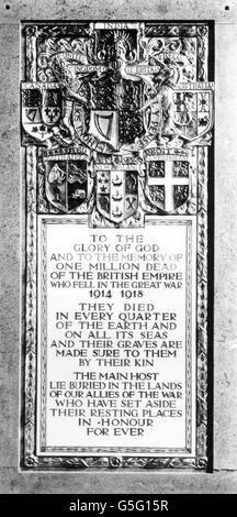 Eine Tafel zum Gedenken an britische Soldaten, die im Ersten Weltkrieg ums Leben kamen. Es wurde am 14. Oktober 1926 vom Prinz von Wales Edward VIII. In der Westminster Abbey enthüllt. Stockfoto