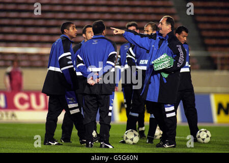 Gremio Coach Trainer Luiz Fielam Scolari gibt seine Befehle aus Stockfoto