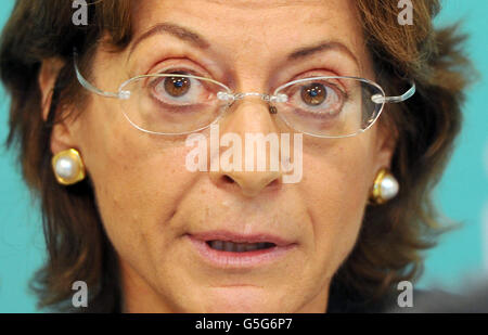 Deborah Glass, stellvertretende Vorsitzende der Polizei-Überwachungskommission der Independent Police Complaints Commission (IPCC), während eines Briefings über die Überprüfung des Berichts des Hillsborough Independent Panel beim IPCC im Zentrum von London. Stockfoto