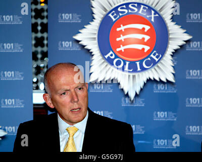 Essex Police Assistant Chief Constable Gary Beautridge spricht auf der Pressekonferenz im Essex Polizeihauptquartier in Chelmsford, Essex bezüglich des tödlichen Hausbrands in Barn Mead, Harlow, Essex. Stockfoto