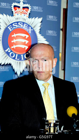 Essex Police Assistant Chief Constable Gary Beautridge spricht auf der Pressekonferenz im Essex Polizeihauptquartier in Chelmsford, Essex bezüglich des tödlichen Hausbrands in Barn Mead, Harlow, Essex. Stockfoto