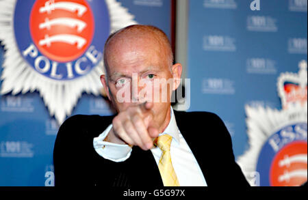 Essex Police Assistant Chief Constable Gary Beautridge spricht auf der Pressekonferenz im Essex Polizeihauptquartier in Chelmsford, Essex bezüglich des tödlichen Hausbrands in Barn Mead, Harlow, Essex. Stockfoto