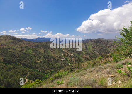 Die Straße durch das Troodos-Gebirge, Zypern Stockfoto