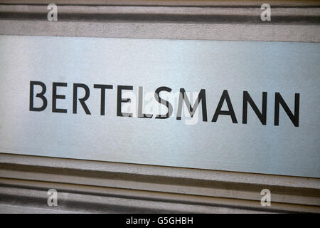 Das Logo der Marke "Bertelsmann", Berlin. Stockfoto