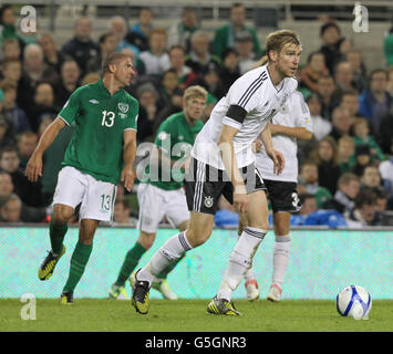 Fußball - FIFA Fußball-Weltmeisterschaft 2014 - Qualifikation - Gruppe C - Republik Irland - Deutschland - Aviva Stadium. Deutschlands per Mertesacker in Aktion während des FIFA-WM-Qualifikationsspiel 2014 im Aviva Stadium, Dublin, Irland. Stockfoto